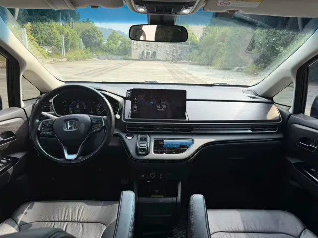 Honda Elysion — Фото автомобиля 12