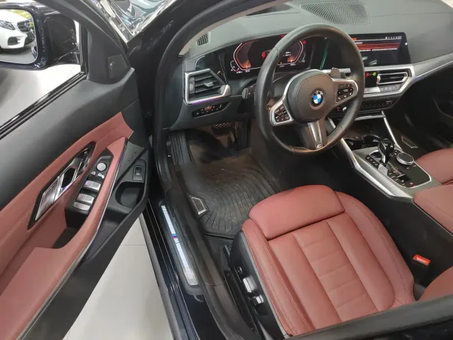 BMW BMW 3 Series 2020 330i M Sport Blackout Package — Фото автомобиля 4