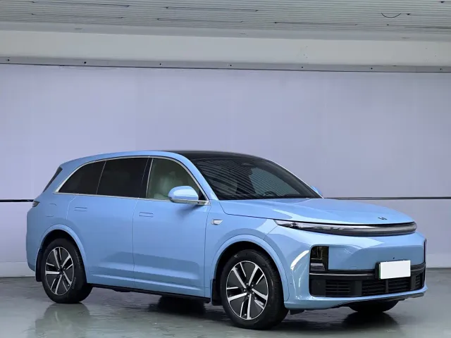 Li Auto L7 — Фото автомобиля 3