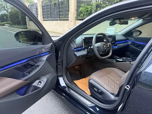 BMW 5 Series — Фото автомобиля 8
