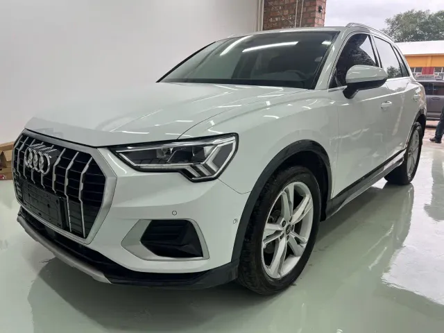 Фотография автомобиля — Audi Q3