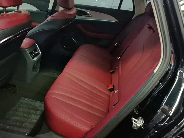 Hongqi H5 — Фото автомобиля 11