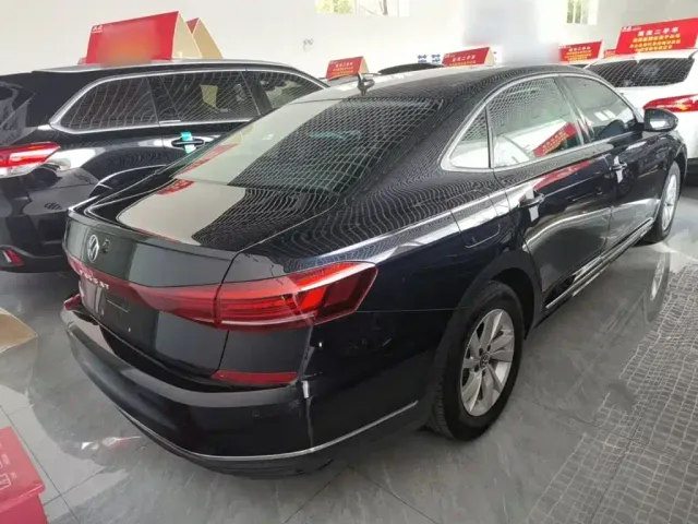 Volkswagen Passat — Фото автомобиля 6