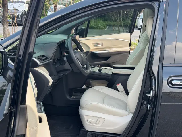 Toyota Granvia — Фото автомобиля 5