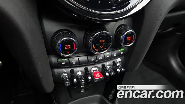 Mini Cooper Convertible — Фото автомобиля 26