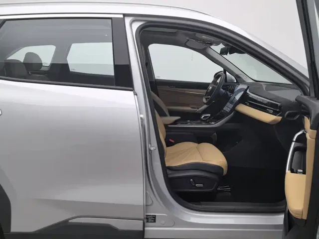 Geely Boyue L — Фото автомобиля 23
