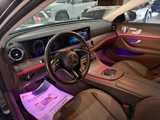 Mercedes-Benz E-Class — Фото автомобиля 5