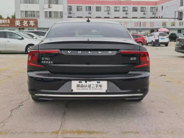 Volvo S90 — Фото автомобиля 5