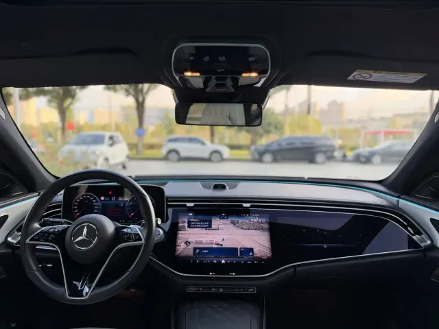Mercedes-Benz E-Class — Фото автомобиля 12
