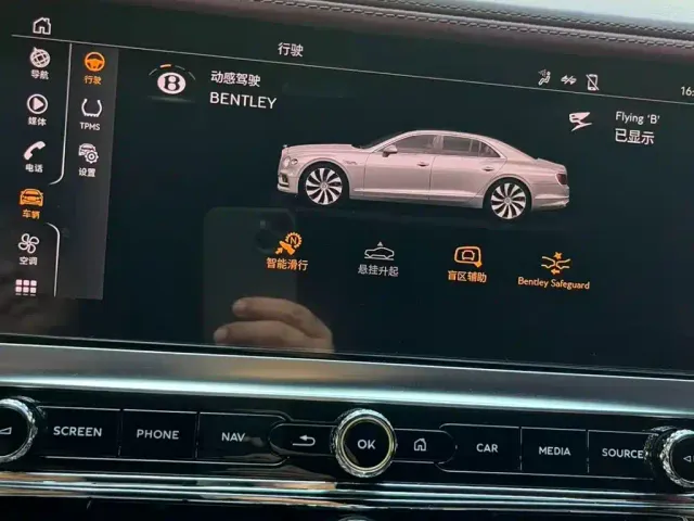 Bentley Flying Spur — Фото автомобиля 4