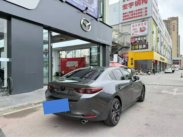 Mazda Axela — Фото автомобиля 7