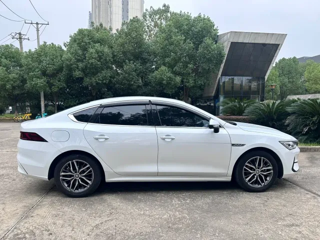 BYD Qin PLUS — Фото автомобиля 4
