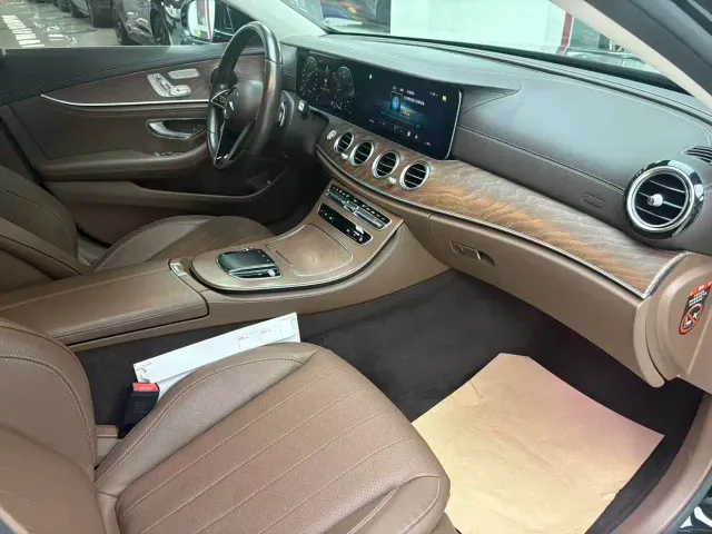 Mercedes-Benz E-Class — Фото автомобиля 7