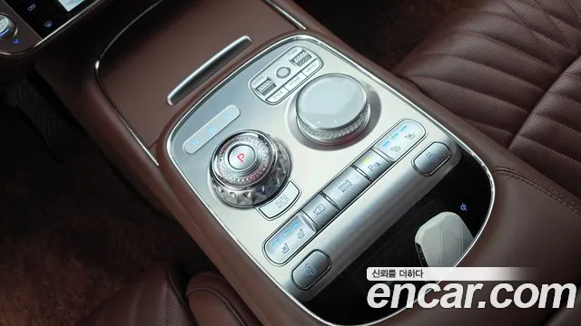 Genesis G90 Бензин 3.5 турбо AWD — Фото автомобиля 3