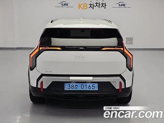 Kia EV3 — Фото автомобиля 3