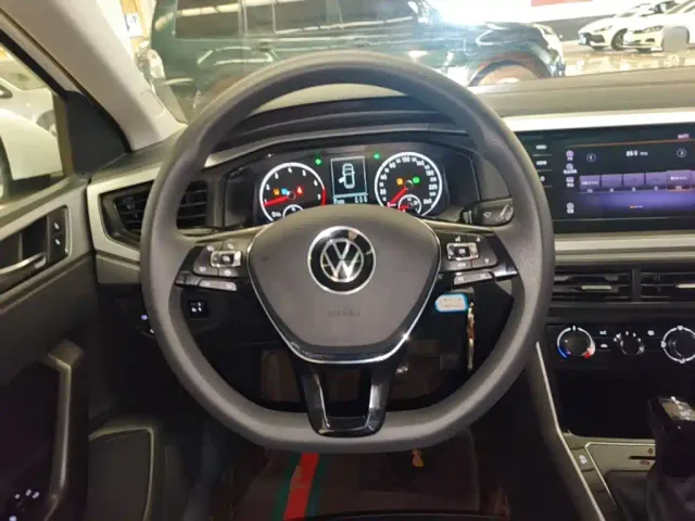 Volkswagen Polo — Фото автомобиля 10