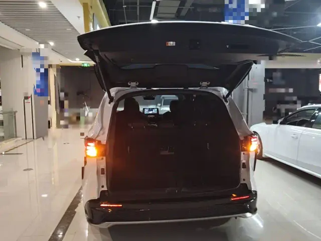 Toyota Granvia — Фото автомобиля 18