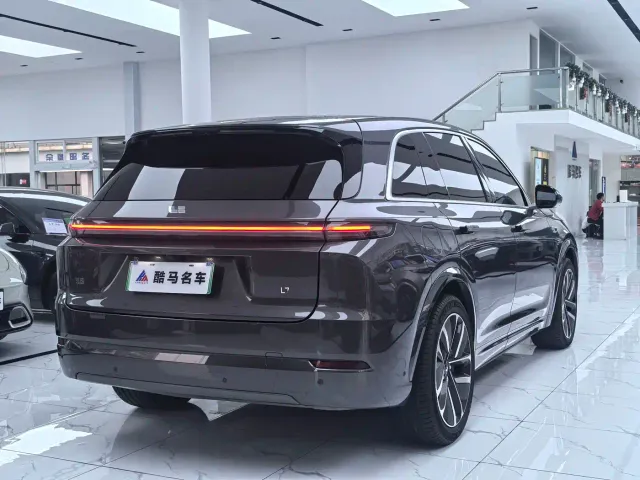 Li Auto L7 — Фото автомобиля 15