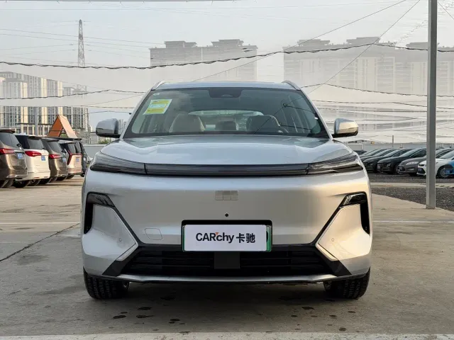 Geely Galaxy Starship 7 EM-i — Фото автомобиля 2