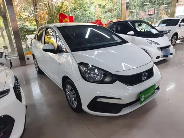 Honda Fit — Фото автомобиля 3