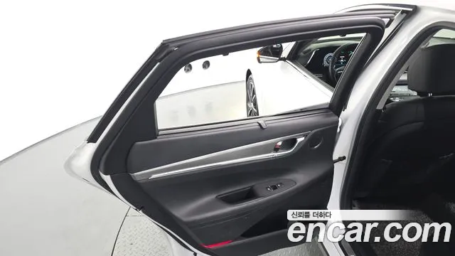 Hyundai Grandeur New — Фото автомобиля 14