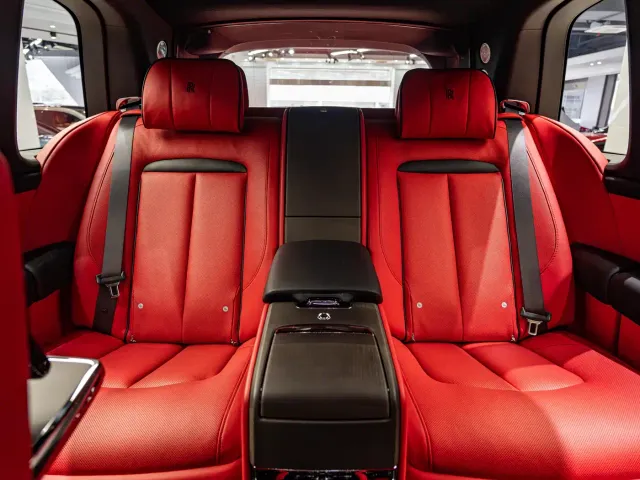 Rolls-Royce Cullinan — Фото автомобиля 8