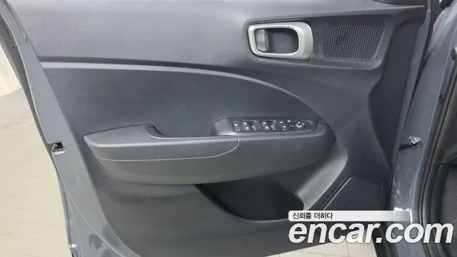 Hyundai Venue — Фото автомобиля 13