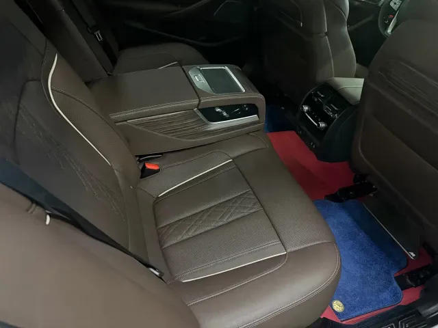 BMW 5 Series — Фото автомобиля 7