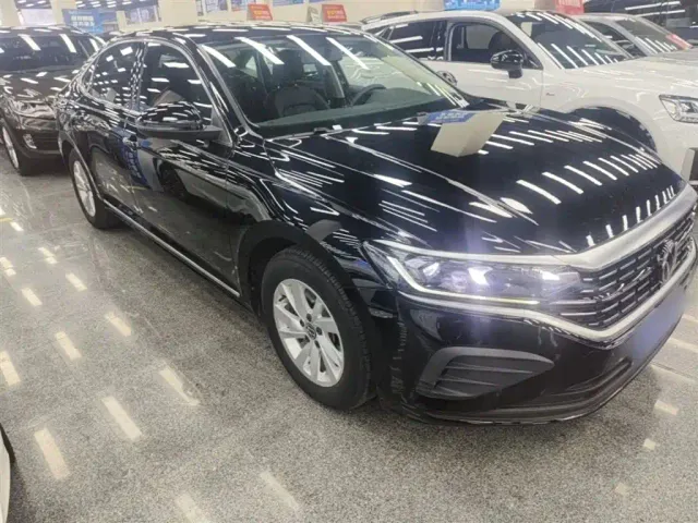 Volkswagen Passat — Фото автомобиля 3