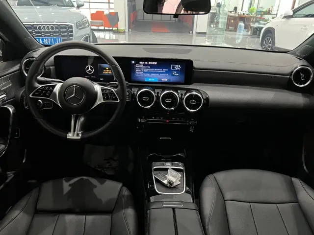 Mercedes-Benz A-Class — Фото автомобиля 21