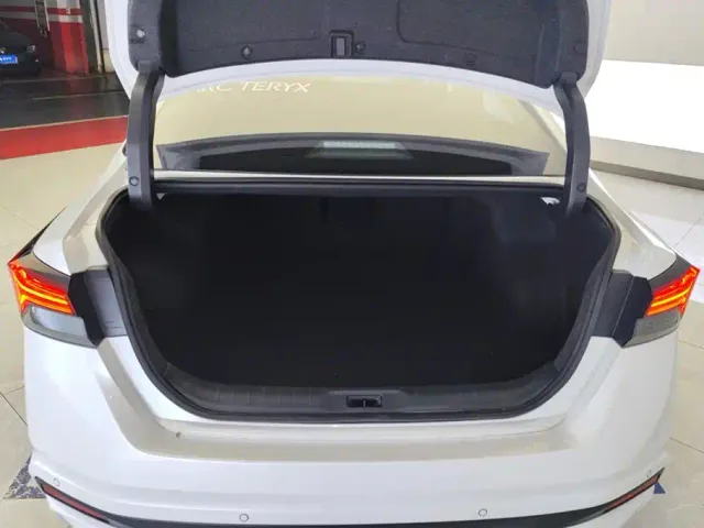 Nissan Teana — Фото автомобиля 4