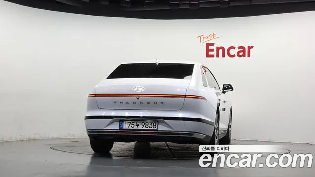 Hyundai Grandeur GN7 — Фото автомобиля 4
