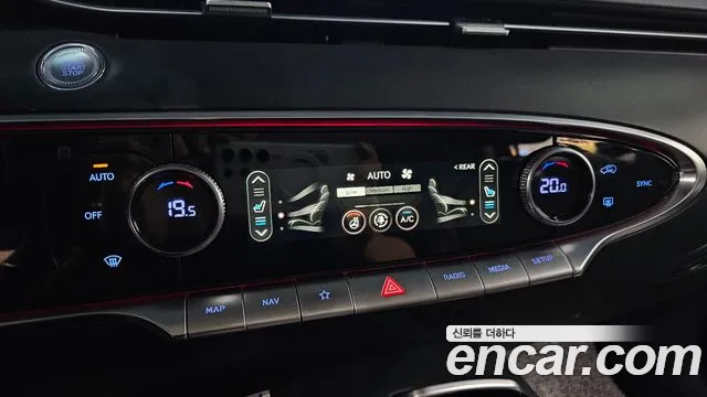 Genesis GV70 — Фото автомобиля 26
