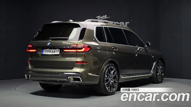 BMW X7 — Фото автомобиля 2