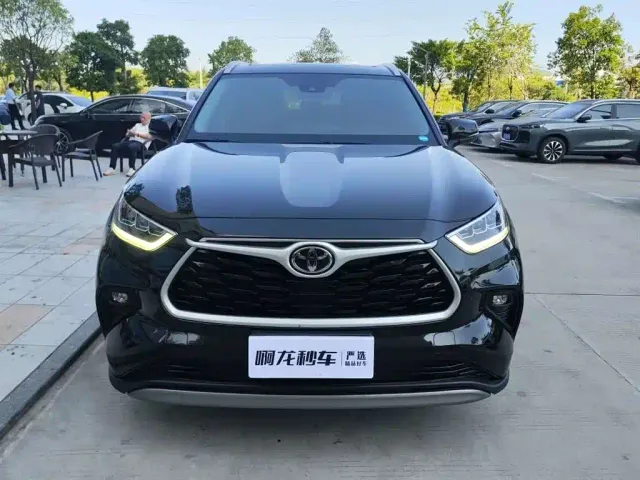 Toyota Highlander — Фото автомобиля 3