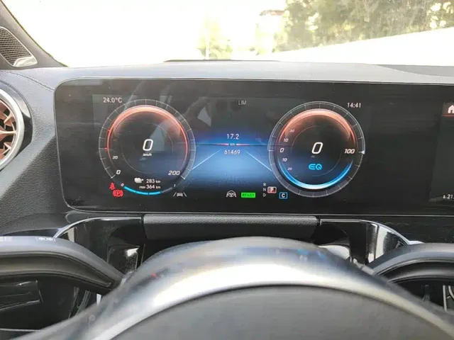 Mercedes-Benz EQA — Фото автомобиля 11