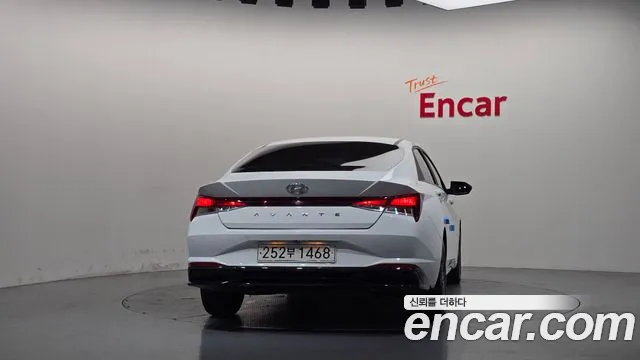 Hyundai Avante CN7 — Фото автомобиля 4