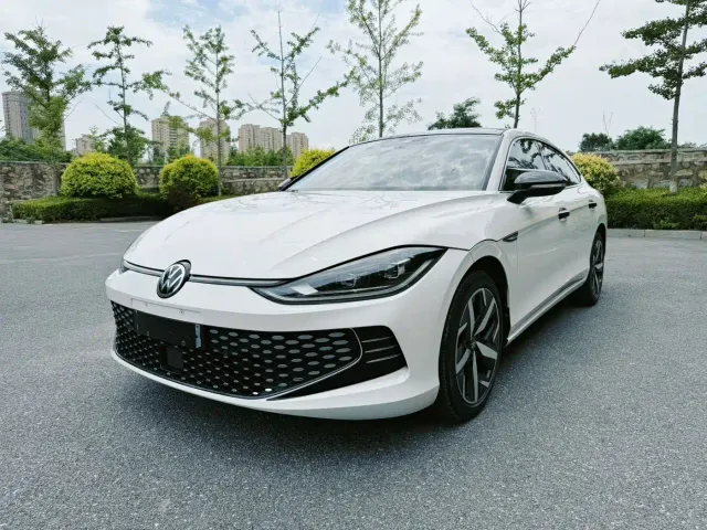 Фотография автомобиля — Volkswagen Lamando