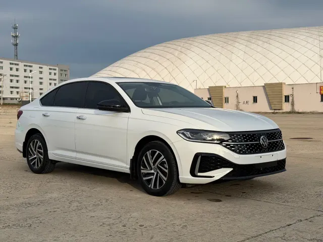 Volkswagen Lavida — Фото автомобиля 3