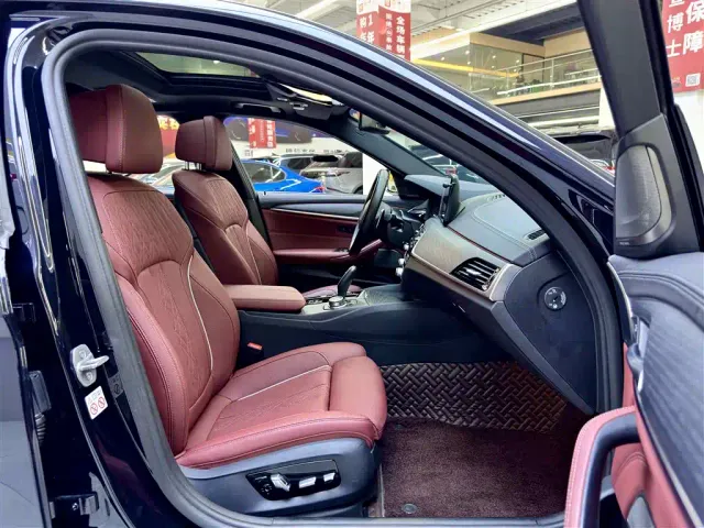BMW 5 Series — Фото автомобиля 5