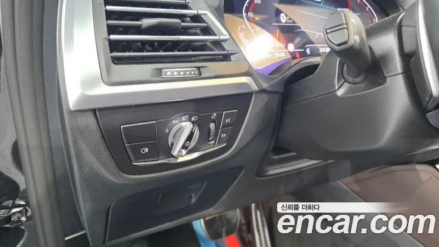 BMW X4 xDrive20i M Sport Pro — Фото автомобиля 15