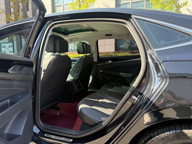 Volkswagen Passat — Фото автомобиля 10