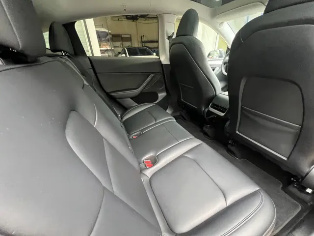 Tesla Model Y — Фото автомобиля 9