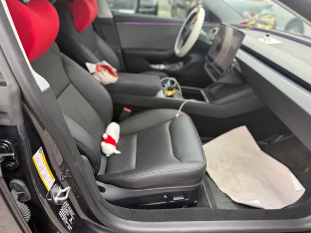 Tesla Model 3 — Фото автомобиля 17
