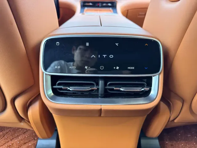 Aito M7 — Фото автомобиля 14