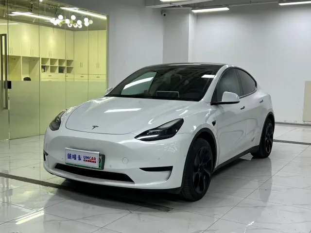 Фотография автомобиля — Tesla Model Y