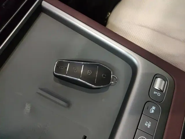BYD Seal 07 DM-i — Фото автомобиля 8