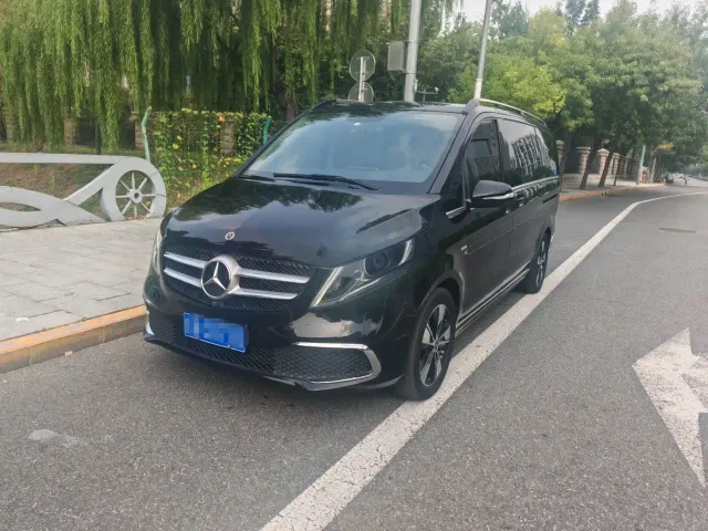 Фотография автомобиля — Mercedes-Benz V-Class