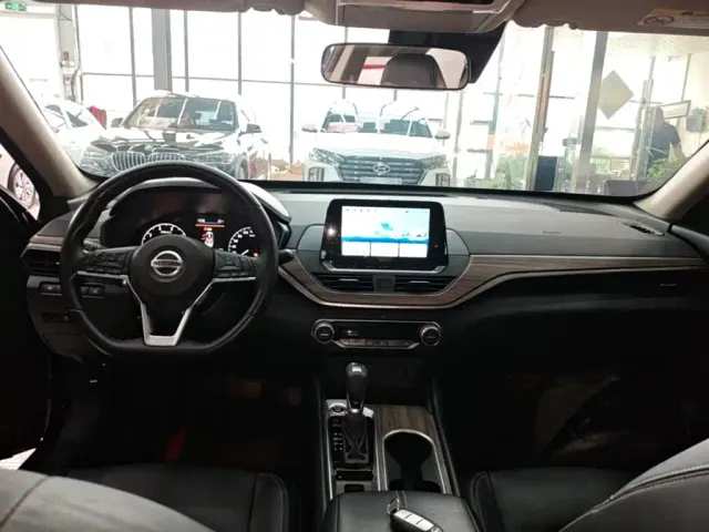 Nissan Teana — Фото автомобиля 9