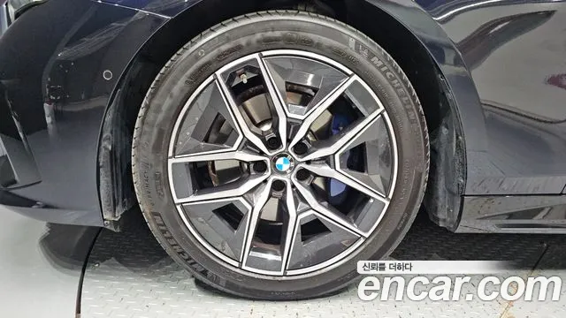 BMW 5 Series G60 — Фото автомобиля 5